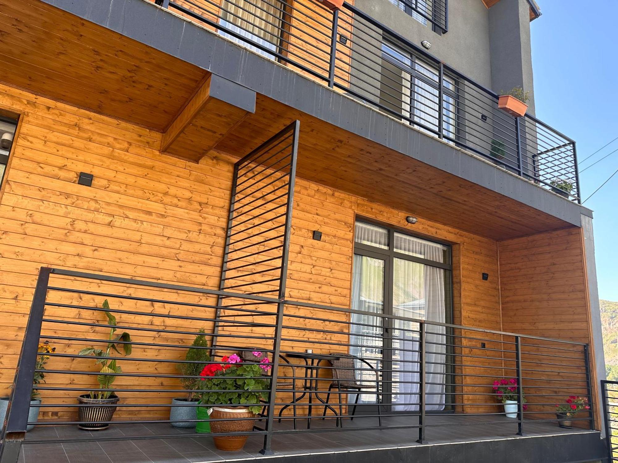 Hotel Mountime Kazbegi Zewnętrze zdjęcie