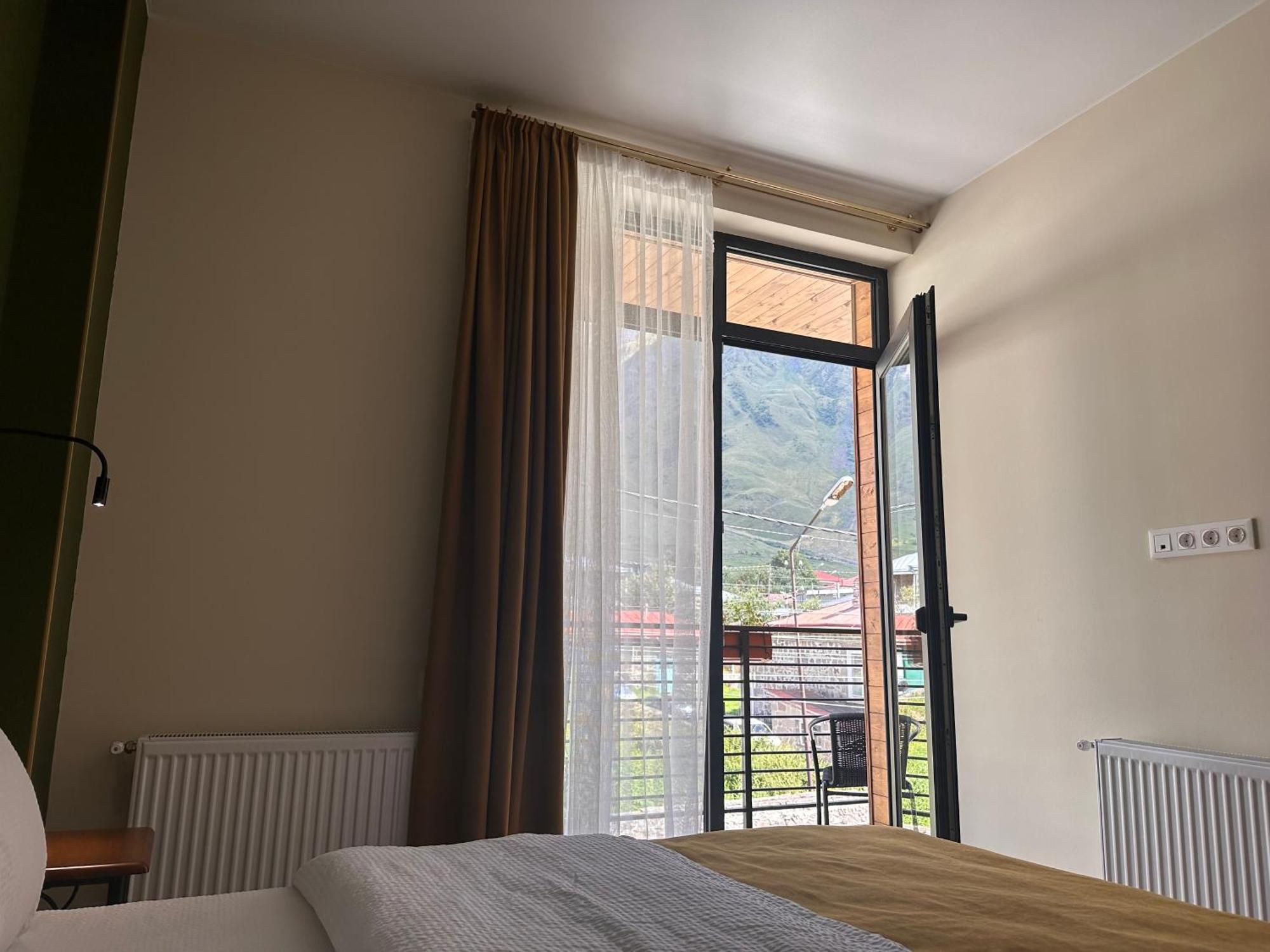 Hotel Mountime Kazbegi Zewnętrze zdjęcie