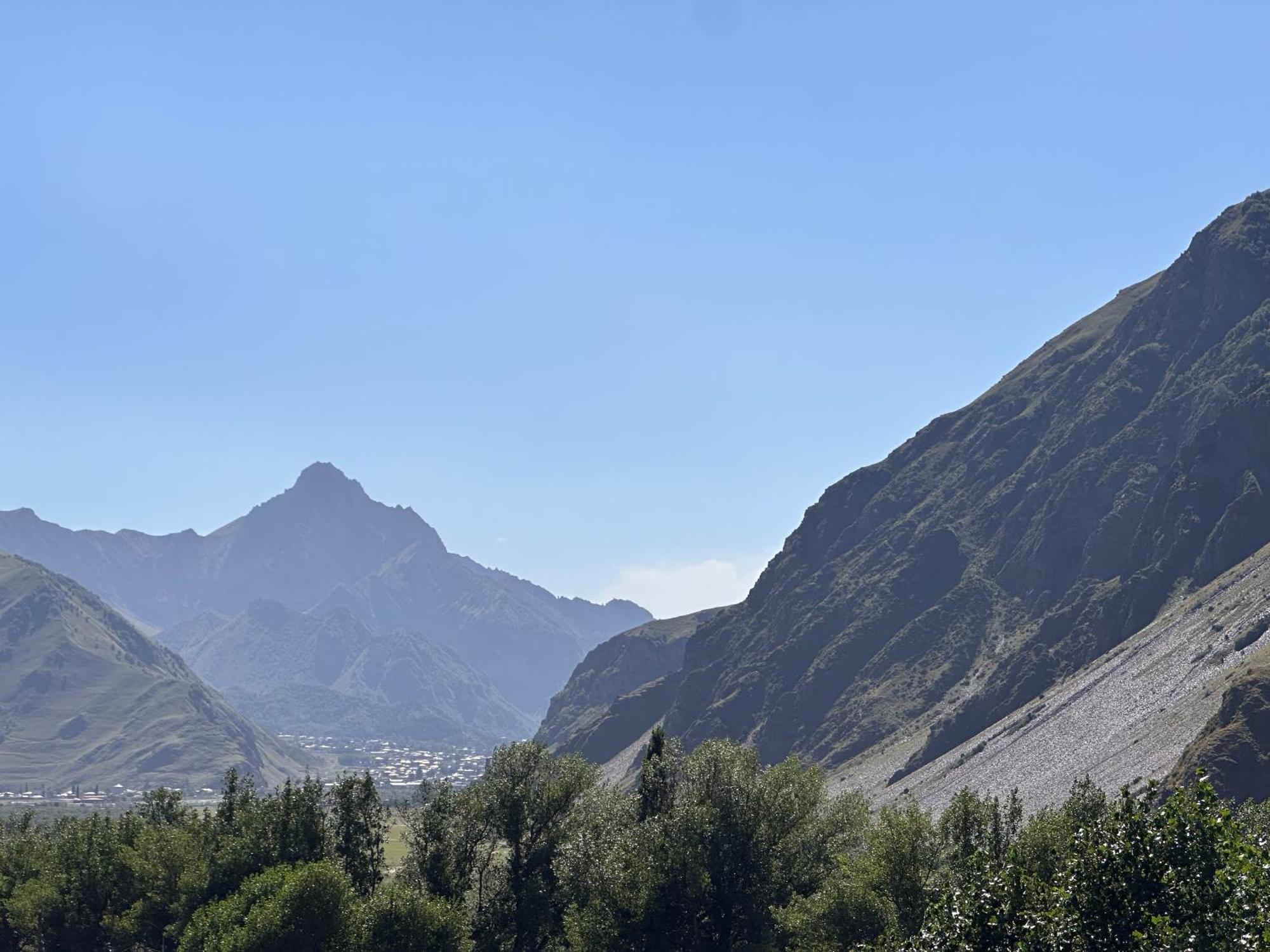 Hotel Mountime Kazbegi Zewnętrze zdjęcie